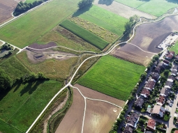 Naturnahe Umgestaltung des Retzbaches und Neugestaltung des Ablaufes eines Regenrückhaltebeckens mit natürlichen Versickerungsflächen