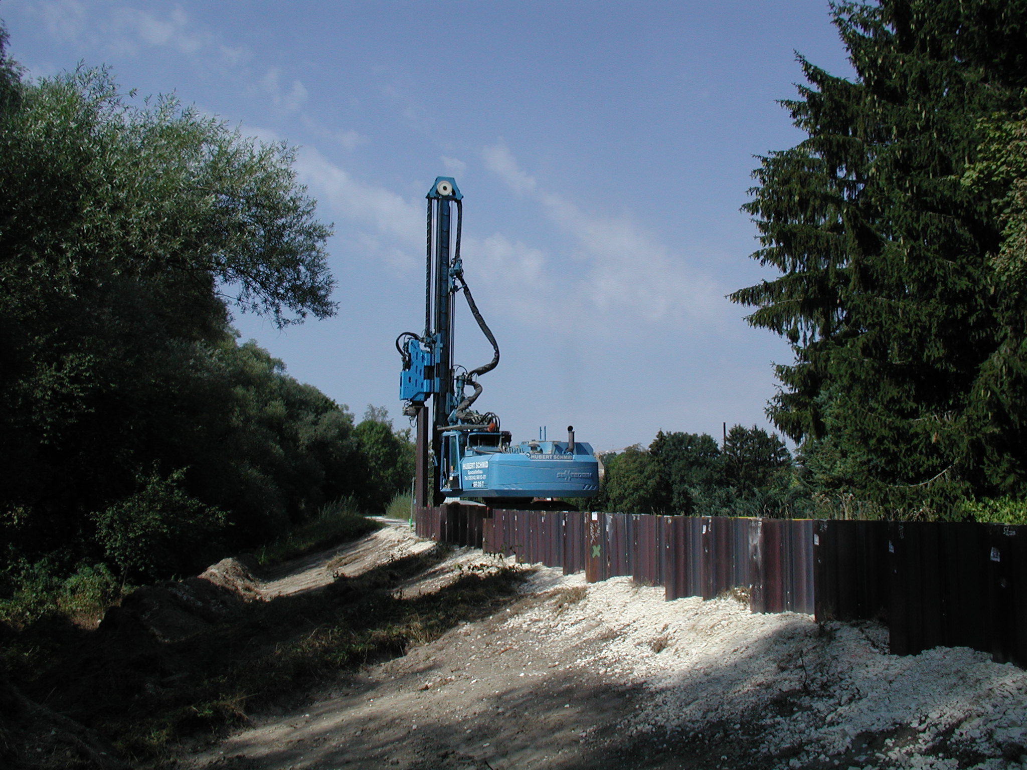 Spundwandeinbau Deich Neuburg Nord