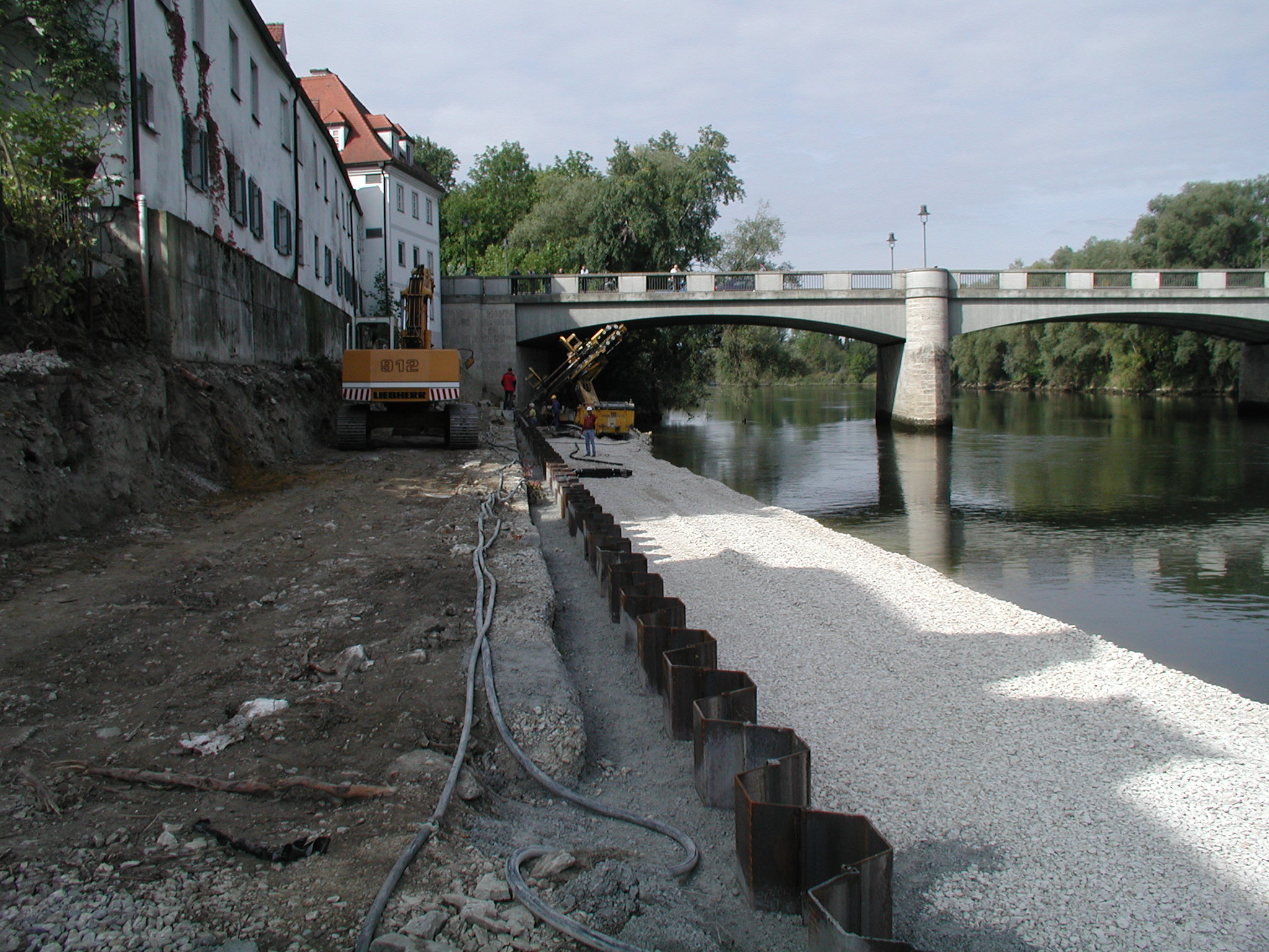 Neubau nördliche Ufermauer auf der Leopoldineninsel