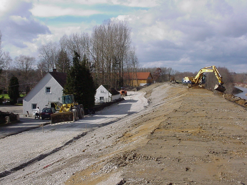 Sanierung des Donauhauptdeichs 1999