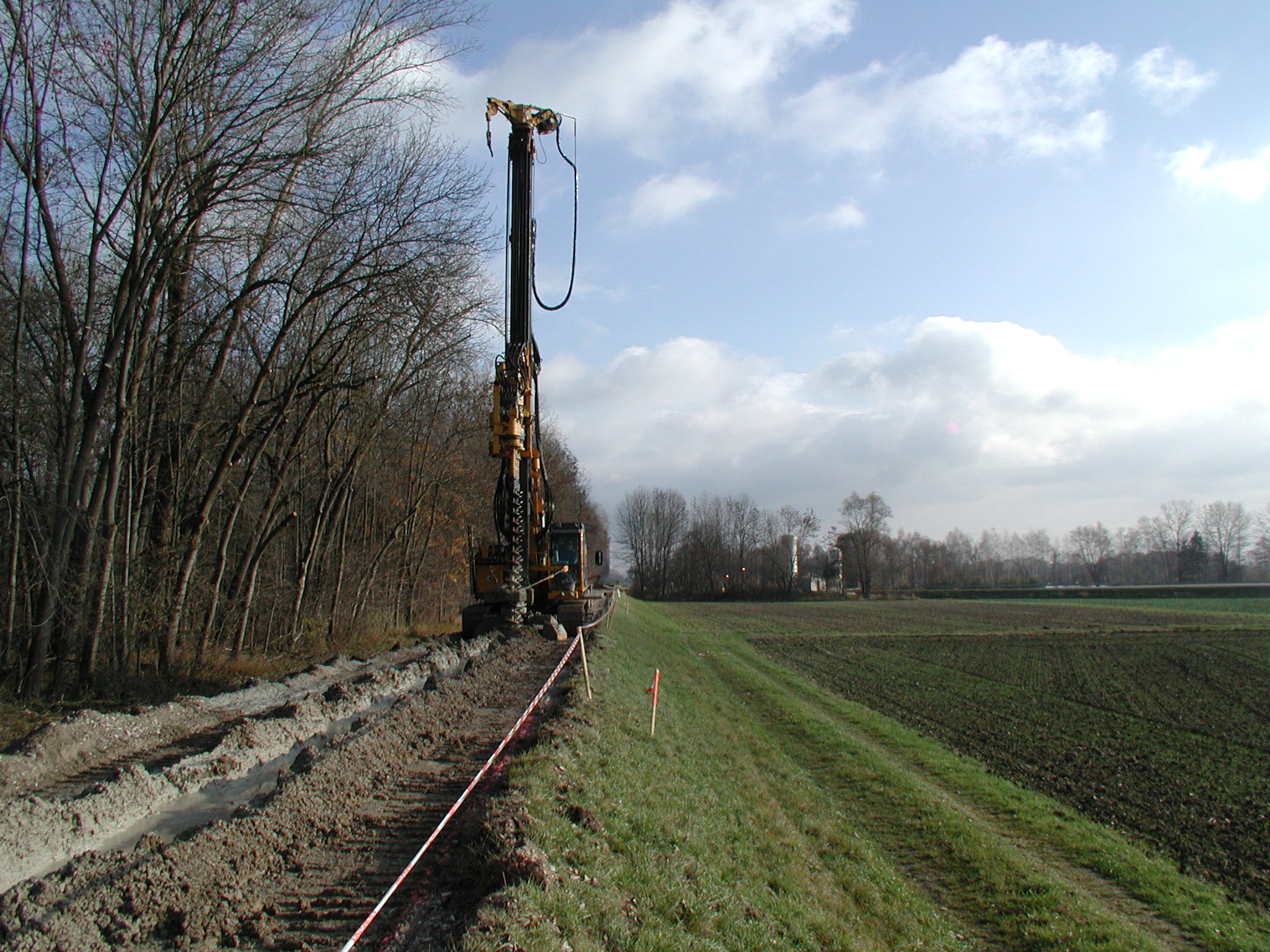 Einbau Erdbetonwand Paardeich
