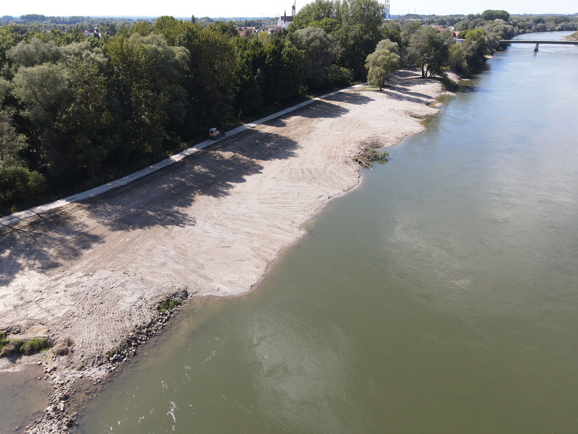 Renaturiertes Donauufer nach dem Rückbau (05.09.2022) Renaturiertes Donauufer nach dem Rückbau (05.09.2022)
