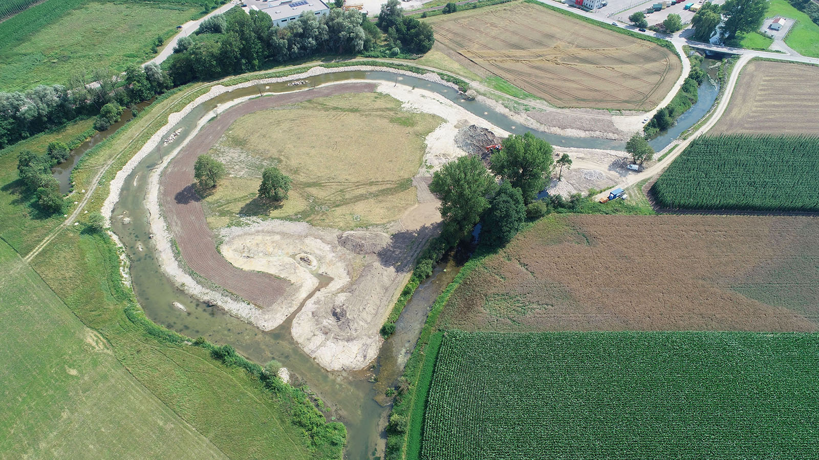Luftbild (22.07.2020) von der reaktivierten Ilmschleife Luftbild (22.07.2020) von der reaktivierten Ilmschleife